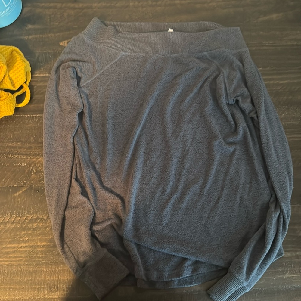 Off the shoulder long sleeve shirt